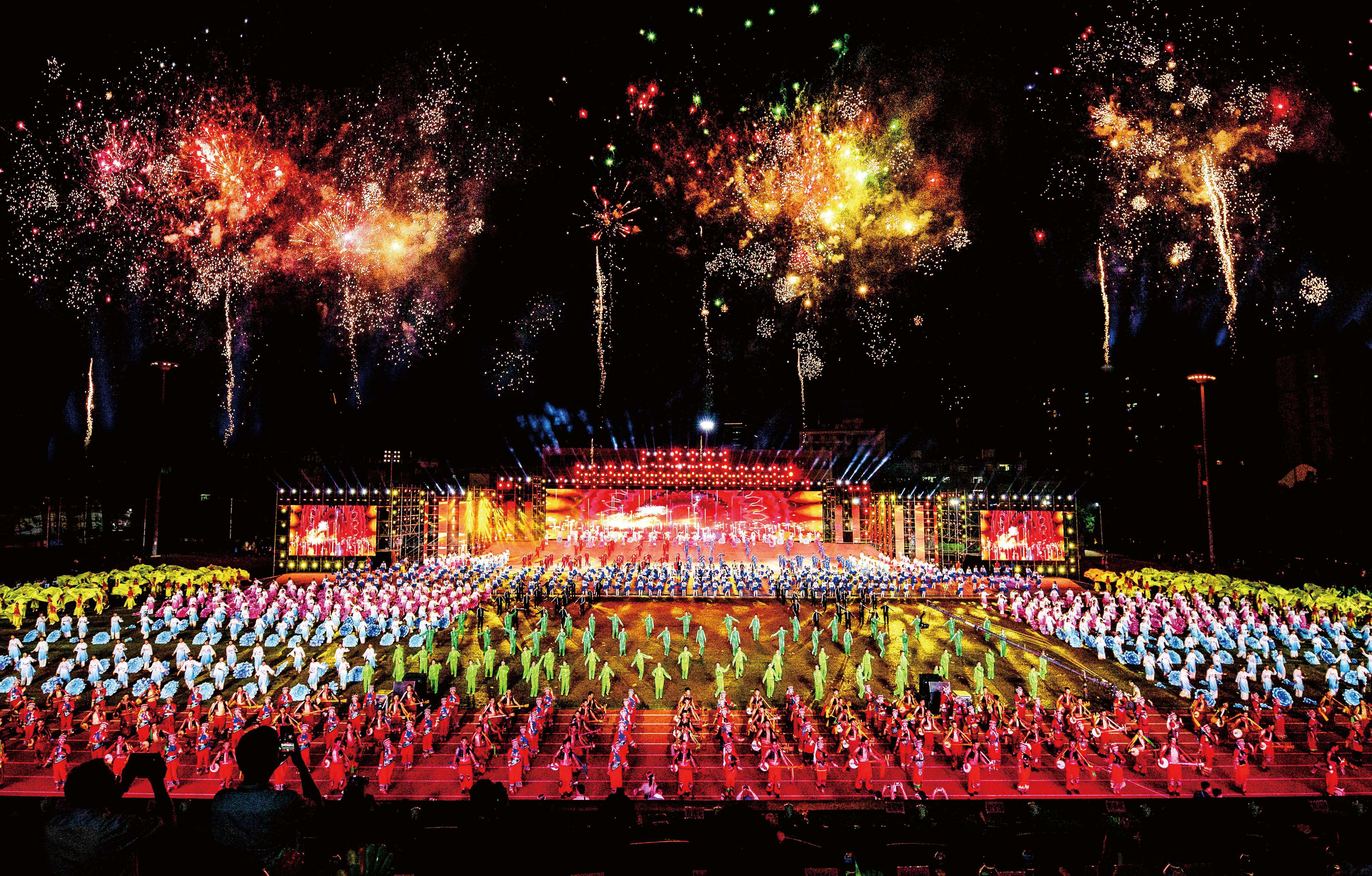 民族团结进步 社会和谐稳定.jpg