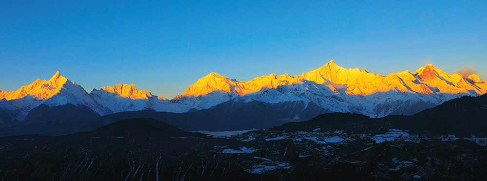 （江初）梅里雪山日照金山2.jpg