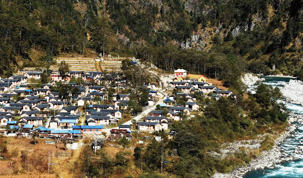 晨曦中的迪政当.webp 拷贝.png