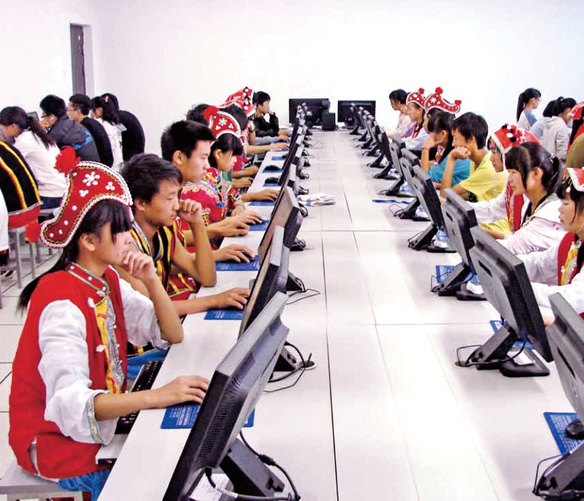 各族青少年交流更广泛。（中共禄劝彝族苗族自治县委统一战线工作部供图） 拷贝.jpg