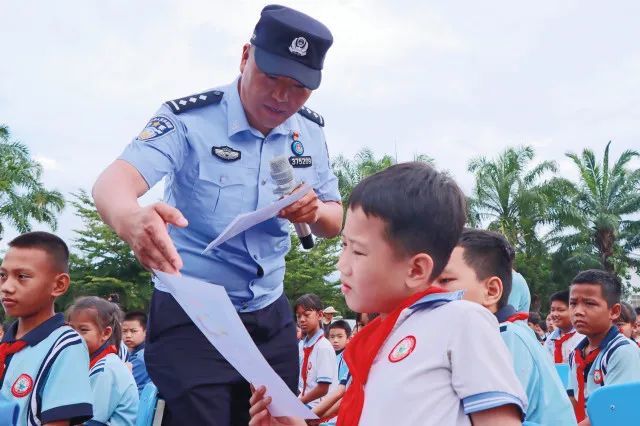 云岭石榴红|籽籽同心齐发力边疆处处石榴红——临沧市推动民族团结进步创建与经济社会发展“双促双融”