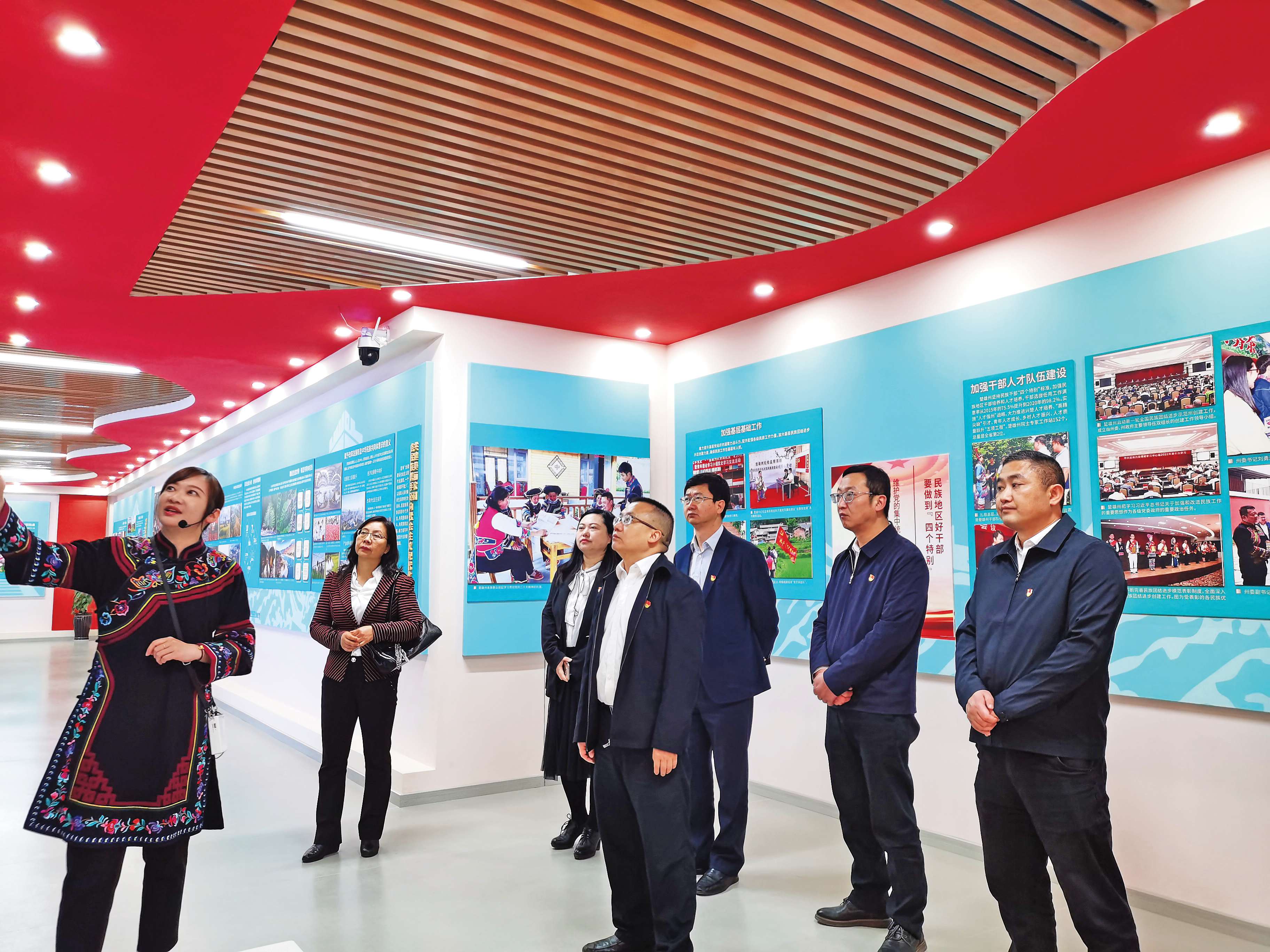 以“五个+”推进 民族团结进步示范创建“进机关”铸牢中华民族共同体意识