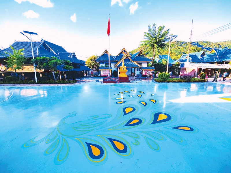 Honeyview_安宁市帮带磨整村建设的寨心广场 拷贝.jpg