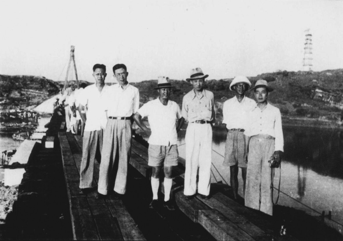 1939年在云南参加叙昆铁路建设.jpg