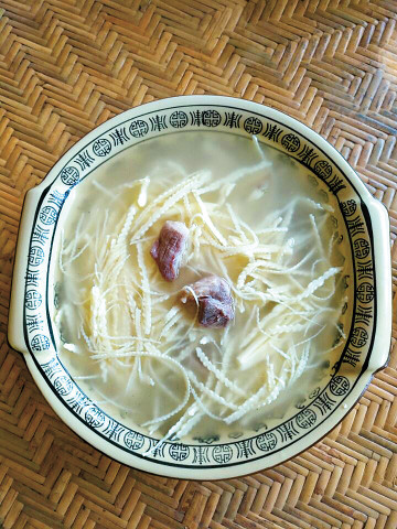 槟榔花排骨汤 拷贝.jpg