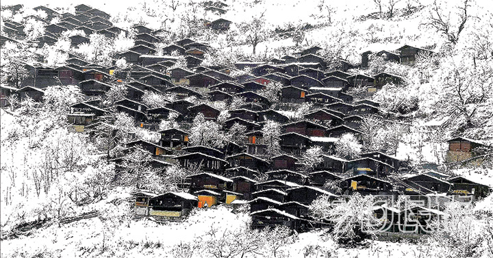 傈僳族传统民居千脚落地房