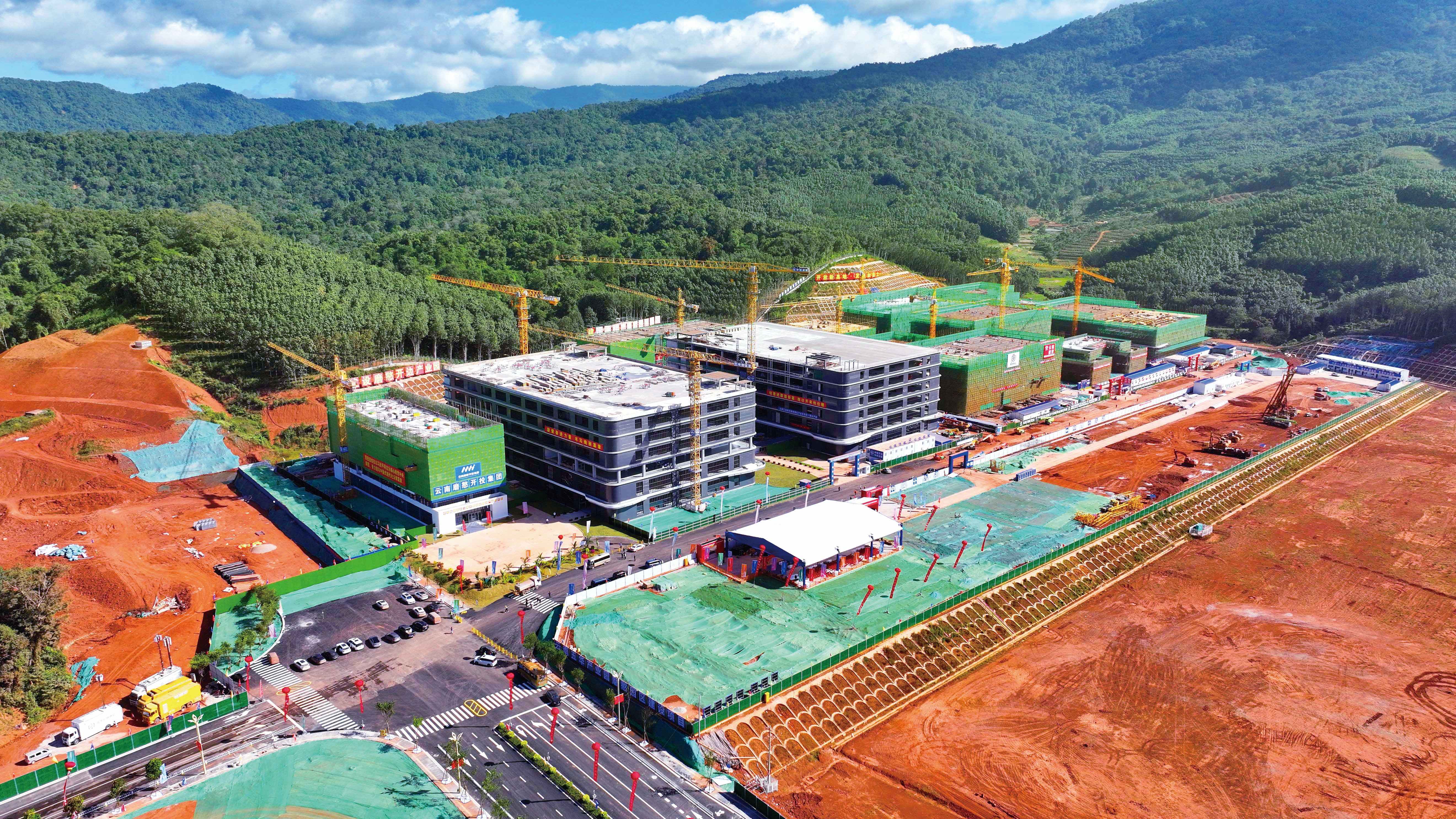 从开放前沿到拥抱世界