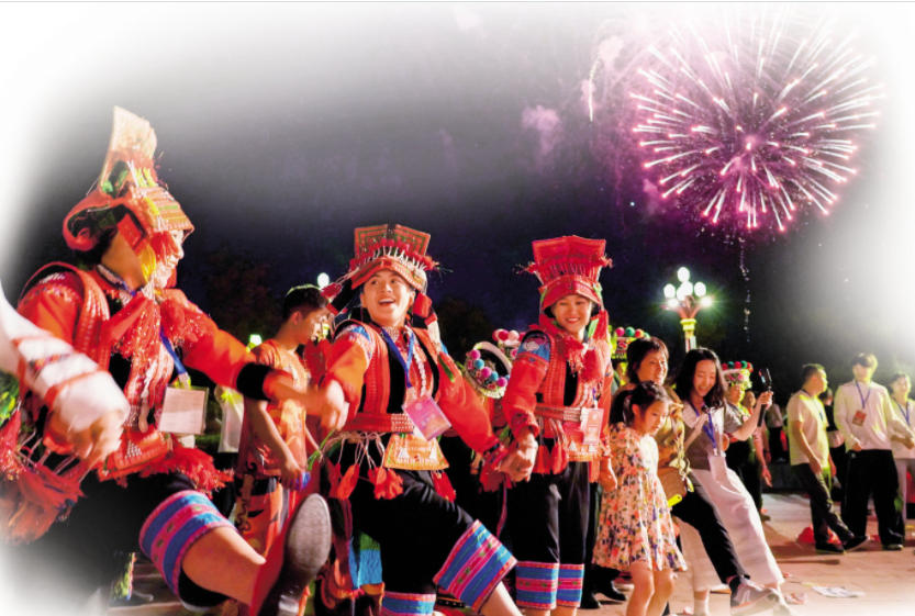 全省构建互嵌式社会结构和社区环境