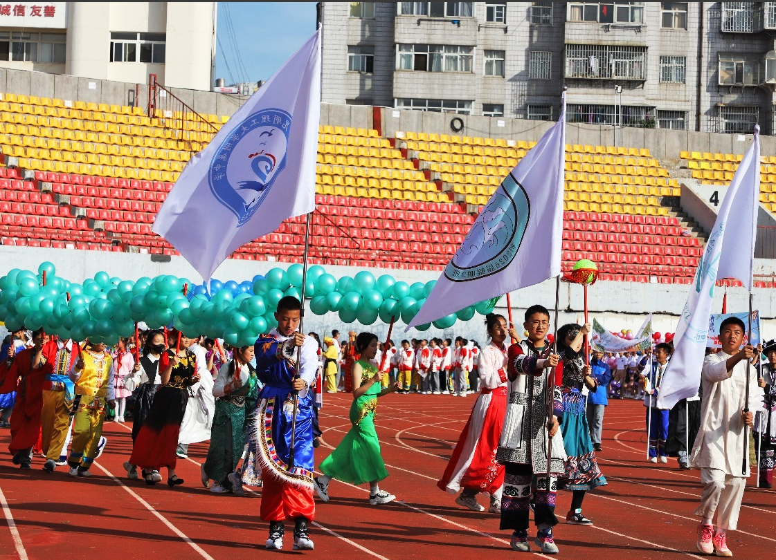 强化教育根基 助力民族团结——昆明理工大学附属中学在办学治校中  铸牢中华民族共同体意识的探索与实