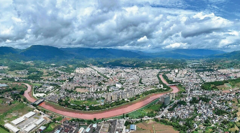 威远镇：时光雕琢下的璀璨蝶变