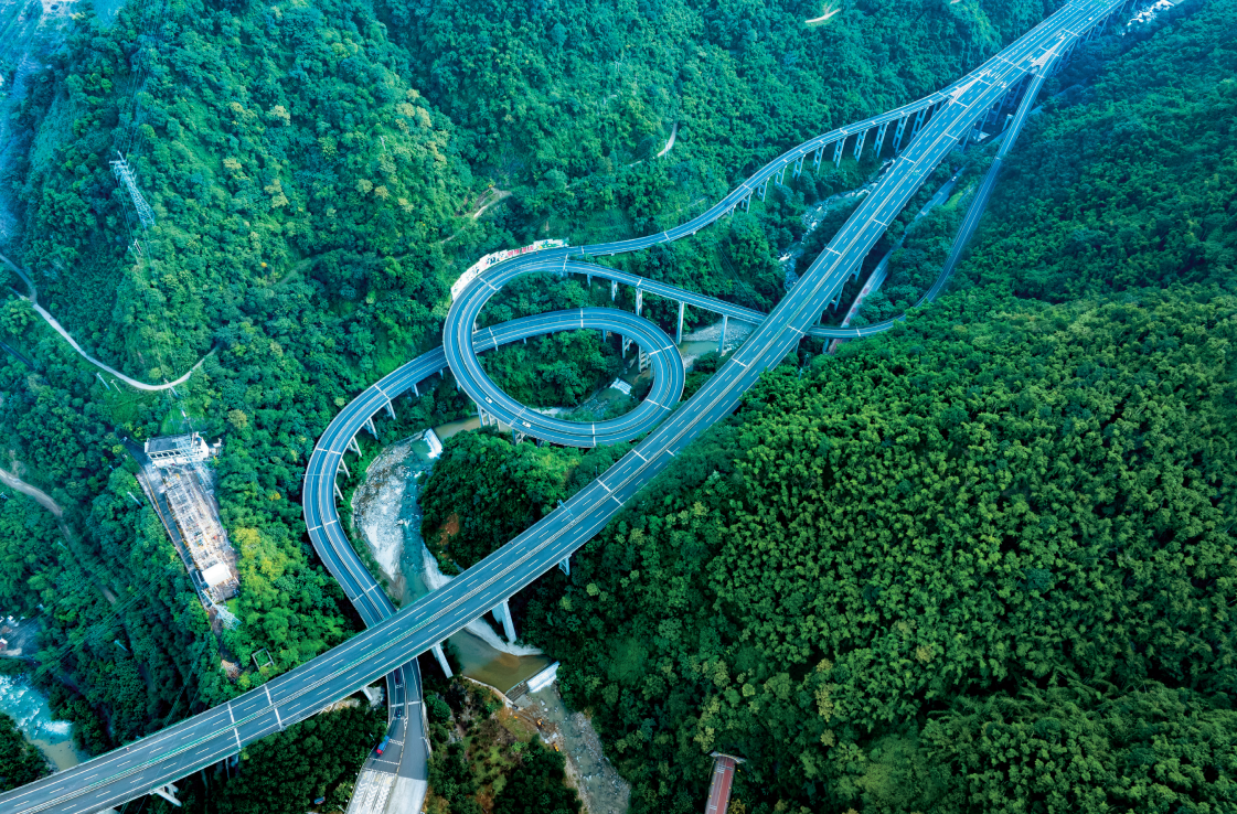 40年华丽蝶变 幸福金平焕新颜——金平苗族瑶族傣族自治县成立40周年发展成就综述