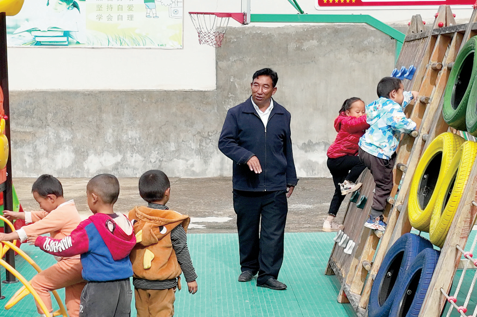 典范风采录·个人丨杨舟繁：一师一校一辈子 烛照乡村育桃李