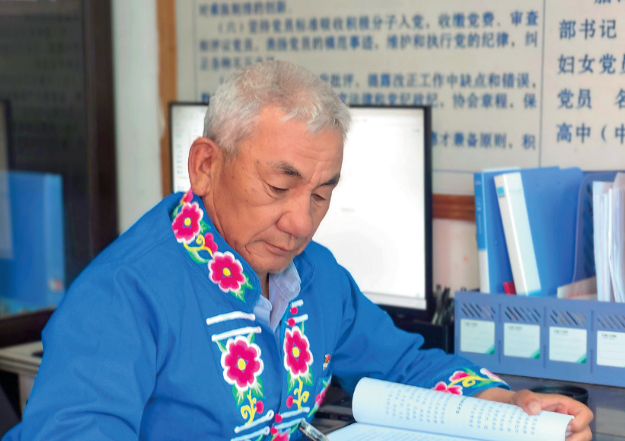 典范风采录·个人丨李国森：躬耕乡村三十载 团结花开别样红