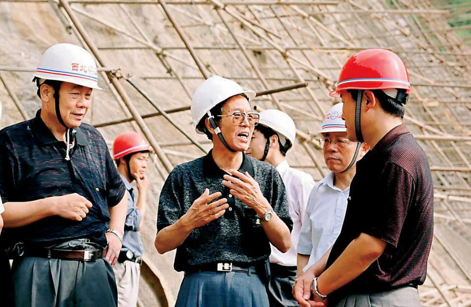 以江河为绢奉献为笔，为祖国绘制宏伟水电蓝图——记中国工程院院士、著名水利水电工程专家马洪琪